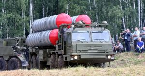 Thăm nhà máy chế tạo đạn tên lửa cho S-300 Việt Nam