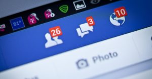 Lí do Facebook gây nghiện được tiết lộ bởi một cựu nhân viên của Google