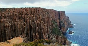 Giả mã những trụ đá kỳ lạ dọc bờ biển Australia