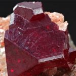 Ngọc quý từ Namibia nắm giữ chìa khóa quan trọng trong chế tạo máy tính lượng tử