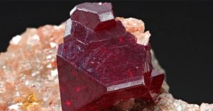 Ngọc quý từ Namibia nắm giữ chìa khóa quan trọng trong chế tạo máy tính lượng tử