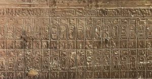 Lăng mộ pharaoh hiếm hoi không được ướp xác: Pharaoh cũng là… kẻ đạo mộ?