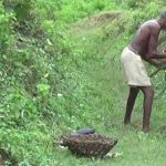 Người đàn ông Ấn Độ dành 30 năm để đào kênh dẫn nước về làng