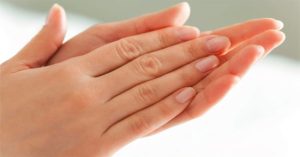 Dấu hiệu trên bàn tay tiết lộ bạn đang mắc bệnh gì