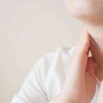 Cách làm dịu cổ họng nhanh nhất sau khi nôn
