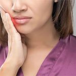 Dùng mẹo nhỏ này, bạn sẽ khỏi chảy máu chân răng tức khắc