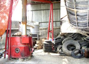 Biến rác cao su thành dầu đốt giá rẻ