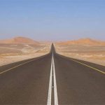 Đoạn đường chạy thẳng gần 240km không có một khúc cua xuyên sa mạc rộng lớn ở Saudi Arabia