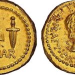 Đồng xu vàng 2.000 năm khắc hình kẻ ám sát Julius Caesar