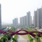 Cầu đi bộ ngoằn ngoèo như mê cung ở Trung Quốc