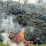 Dung nham nuốt chửng nhà dân ở Hawaii