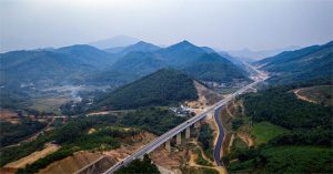 Cảnh sắc kỳ vĩ trên con đường 2.700 tỷ nối Hà Nội – Hòa Bình