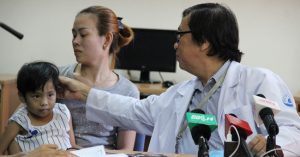 Bé gái mắc căn bệnh hiếm: “Công chúa trong truyện cổ Grimm”