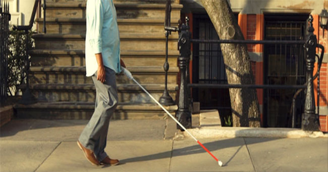 Khám phá chiếc gậy thông minh được ví như “đôi mắt” của người khiếm thị