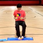 Giải 3 khối rubik bằng cả tay và chân