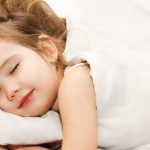 Vì sao bạn lại giật mình khi ngủ?
