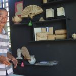 Lạ mắt với chất liệu giấy làm từ dừa nước ở Hội An