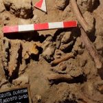 Phát hiện hài cốt của 9 người Neanderthal bị linh cẩu tấn công