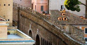 Lối thoát hiểm bí mật của Giáo hoàng ở thành Vatican