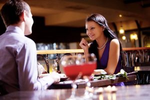 Kinh tế suy thoái, đàn ông nam tính dễ “ế”
