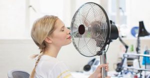 Mùa hè đến thật rồi, bây giờ đặt quạt ở đâu thì phòng sẽ mát nhất?