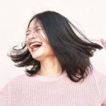 Nghiện nói đùa có thể là dấu hiệu của chứng bệnh thần kinh