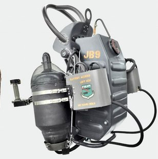 Lượn quanh Tượng Nữ thần Tự do với động cơ phản lực cá nhân JB-9