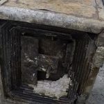 Phát hiện két sắt cổ chôn sâu dưới lòng đất, nghi tìm được kho báu