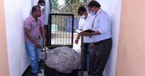 Vô tình tìm thấy đá quý 100 triệu USD khi đào giếng ở Sri Lanka