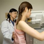 Ngăn ngừa ung thư vú từ tuổi 20