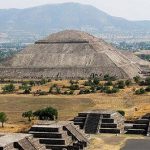 Kim tự tháp bí ẩn lớn gấp 2 lần Giza được người khổng lồ cao 3m xây dựng?