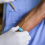 Vì sao một số bệnh nhân HIV không có triệu chứng?