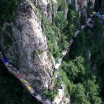 Hàng trăm lều trại qua đêm giữa lưng chừng núi 1.000 m