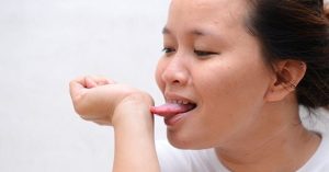 Cách làm mát cơ thể trong ngày nắng nóng mà không cần điều hòa