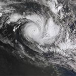 Lốc xoáy kép đổ bộ, Australia sơ tán quy mô lớn nhất kể từ năm 1974