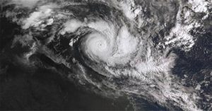 Lốc xoáy kép đổ bộ, Australia sơ tán quy mô lớn nhất kể từ năm 1974