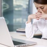 Bài tập 2 phút giúp dân văn phòng giảm mỏi mắt nhanh chóng