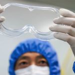 Phát hiện mới về virus corona lây mạnh qua mắt