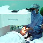 Cấy răng trong mắt phục hồi thị lực: Bệnh nhân Việt Nam đầu tiên được phẫu thuật