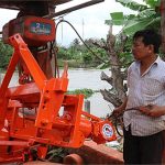 Người thợ cơ khí nông dân sáng chế chiếc máy đắp bờ hữu dụng