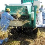 Máy gặt lúa giành giải sáng chế 100 triệu đồng