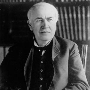 29/11/1877 – Thomas Edison cho ra mắt phát minh đầu tiên của mình – máy hát quay tay