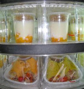 Máy tự động phục vụ bữa ăn cho học sinh