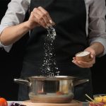 Mẹo ăn giảm muối người Việt nào cũng cần biết để không rước bệnh vào người