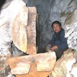 Tìm thấy mộ thân cây táng trong hang ở Thái Nguyên