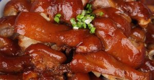 Sự thật về tác dụng của móng giò