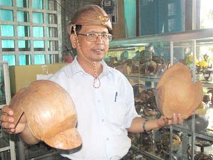 Nón bảo hiểm từ vỏ dừa khô