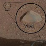 Tàu Curiosity bắn vỡ đá sao Hoả