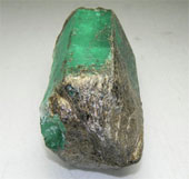 Tìm thấy ngọc lục bảo 5.000 carat ở Nga