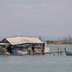 Bí ẩn ngôi làng đang chìm dần xuống biển